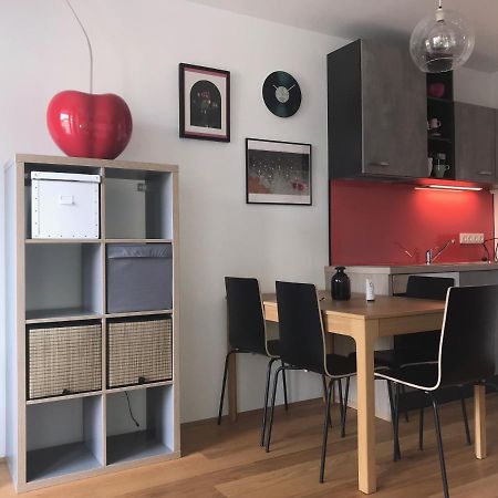 Red Flower Apartment With Pool - 5 Min To Lake Wien Exterior foto