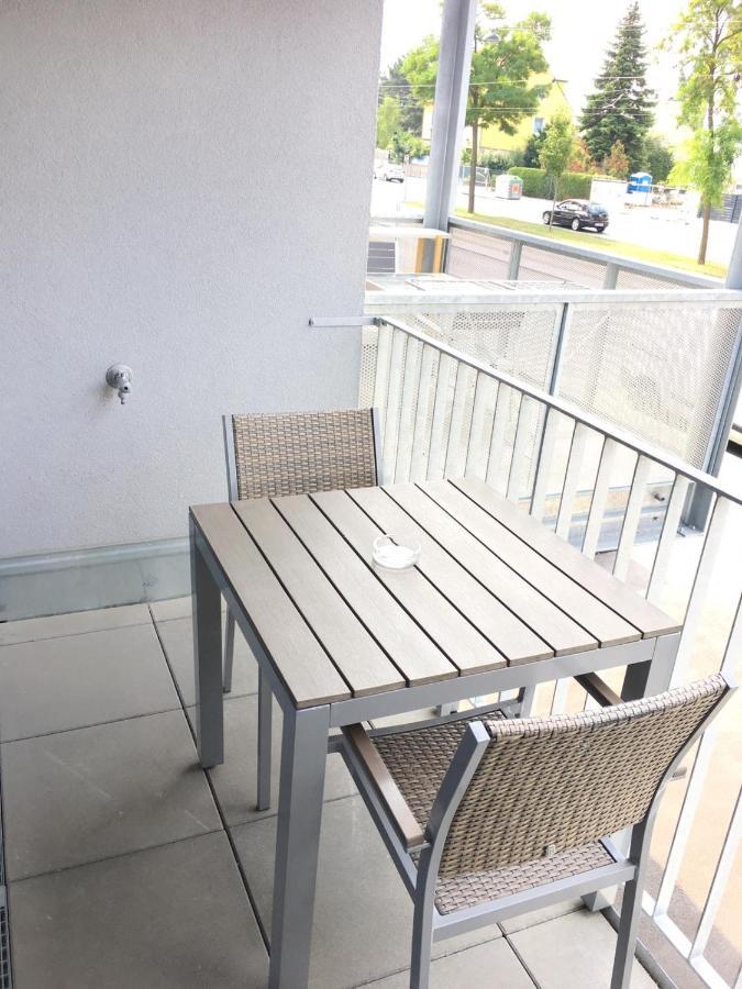 Red Flower Apartment With Pool - 5 Min To Lake Wien Exterior foto