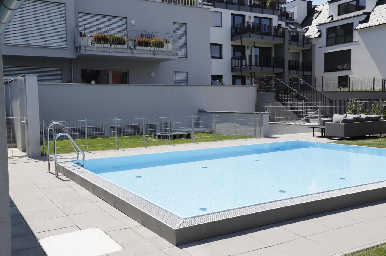 Red Flower Apartment With Pool - 5 Min To Lake Wien Exterior foto