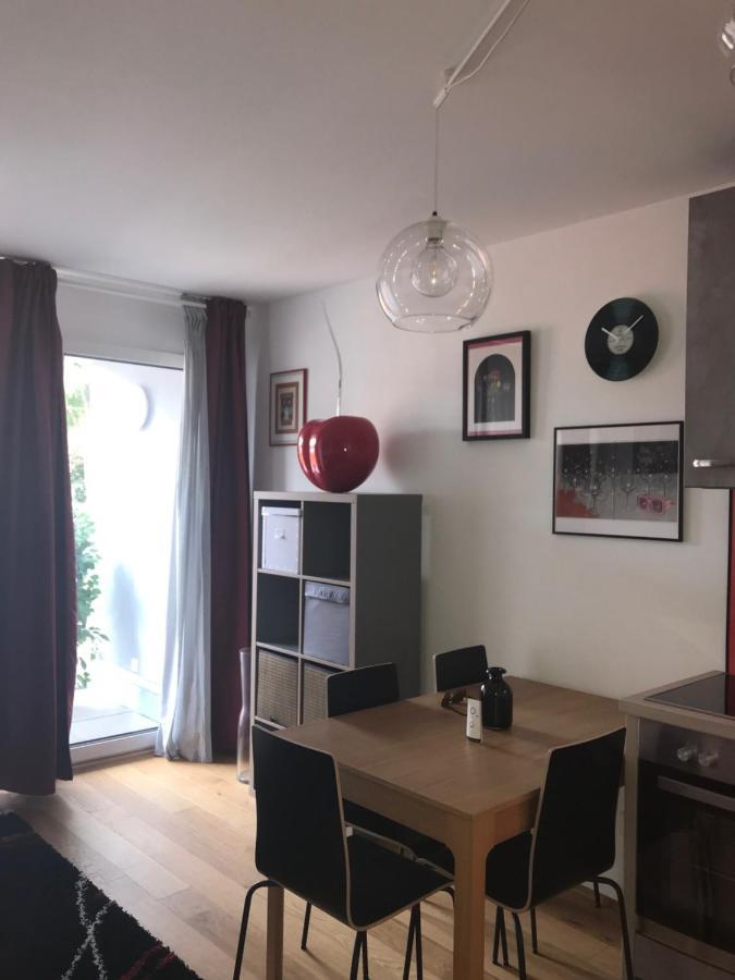 Red Flower Apartment With Pool - 5 Min To Lake Wien Exterior foto